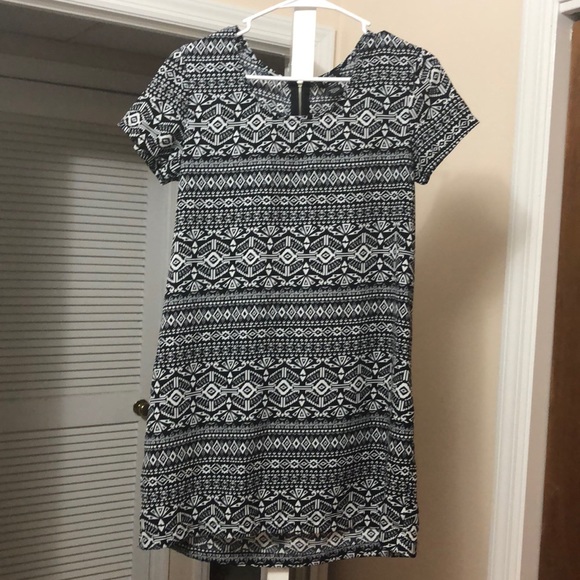 Rue21 Dresses & Skirts - Black and White Summer Tribal Shift Dress Rue21 Dresses & Skirts - Black and White Summer Tribal Shift Dress
